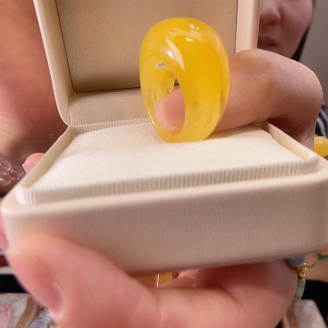 蜜蜡戒指未镶嵌大*芽馒头戒