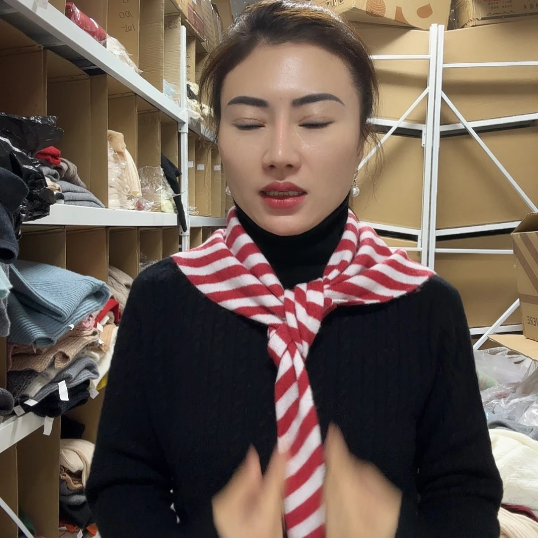 三角巾红色条纹羊绒