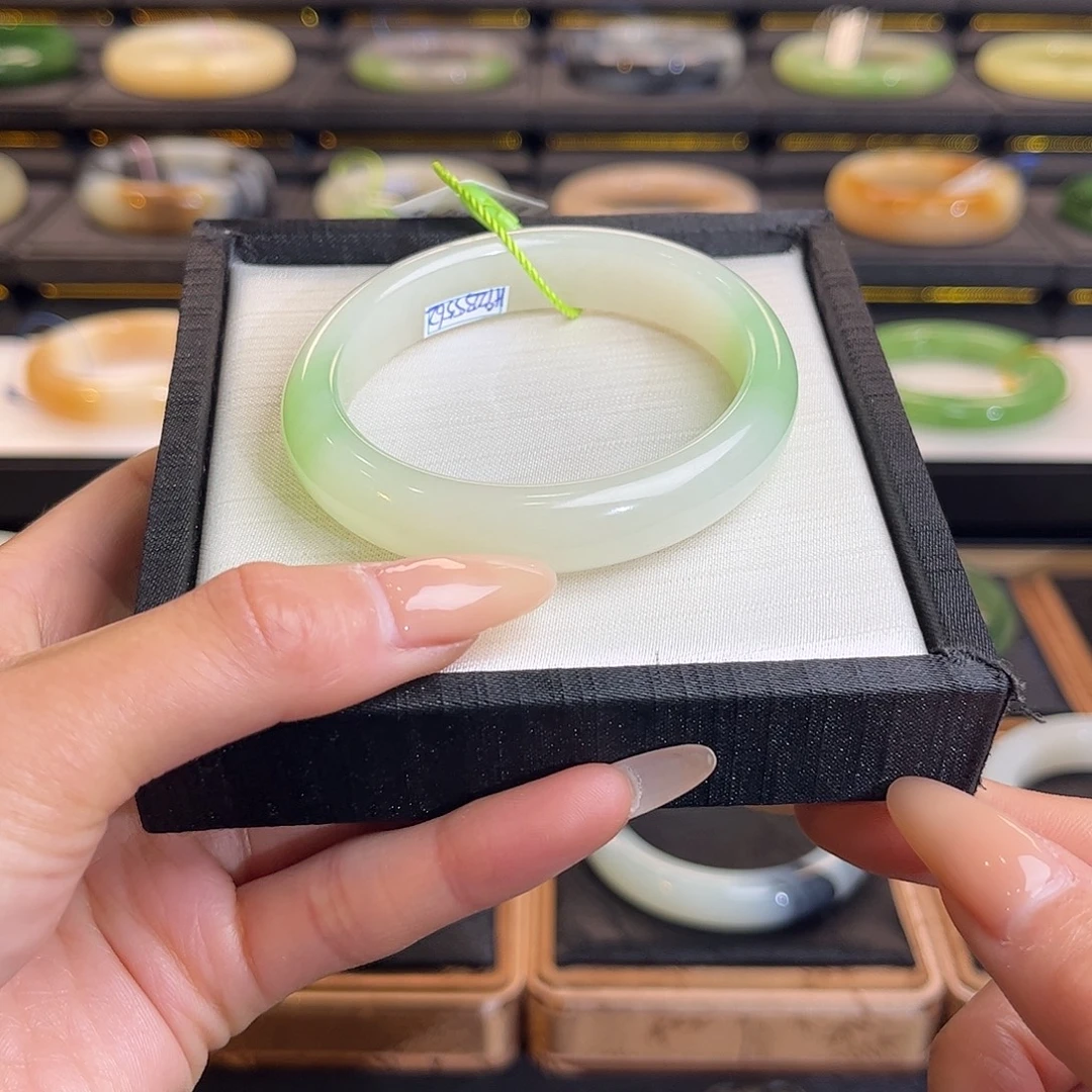 和田玉未镶嵌手镯贵妃55 56