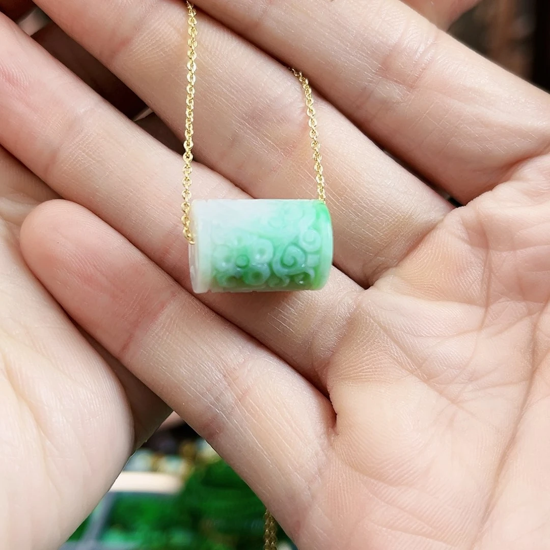 翡翠颈饰未镶嵌吊坠多样性