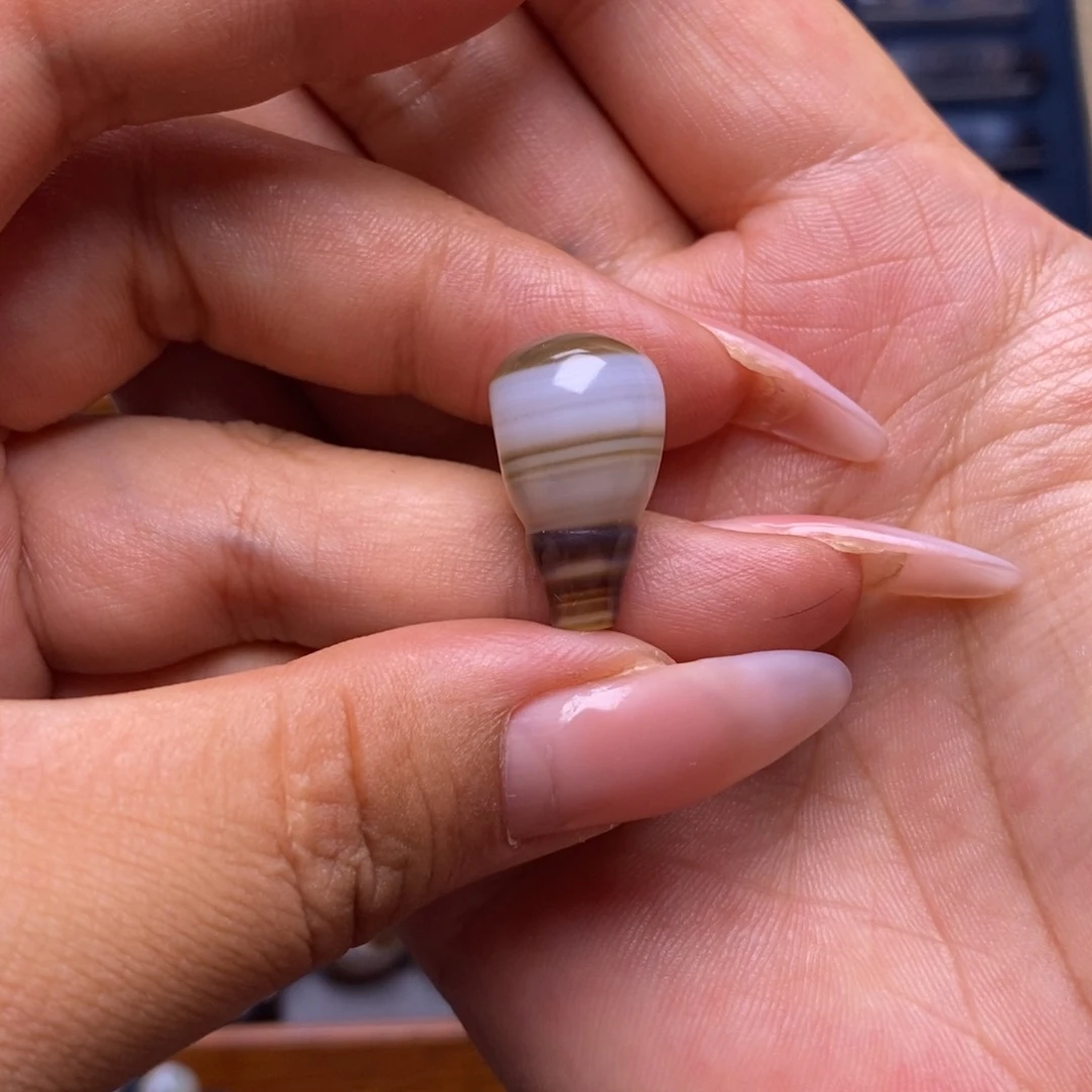 玛瑙/玉髓未镶嵌珠宝半成品宝**赳