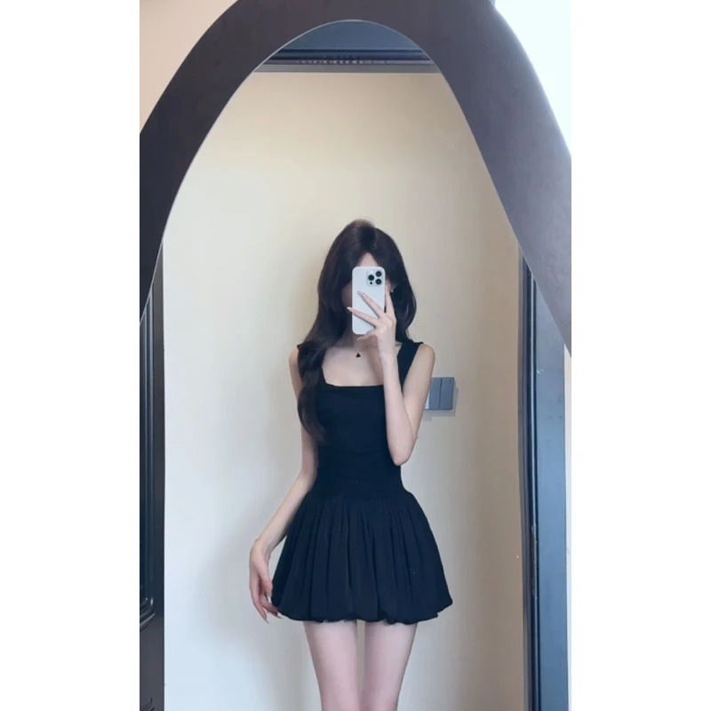 黑色无袖吊带连衣裙子女夏季法式气质绝美甜辣妹收腰显瘦蓬蓬短裙