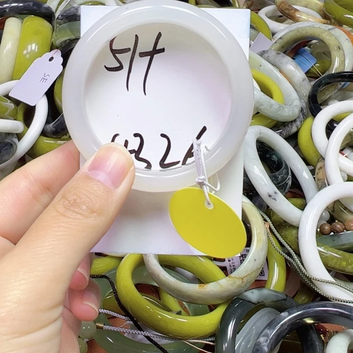 未镶嵌蛇纹石玉手链