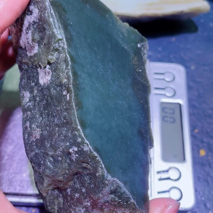 和田玉未镶嵌珠宝半成品