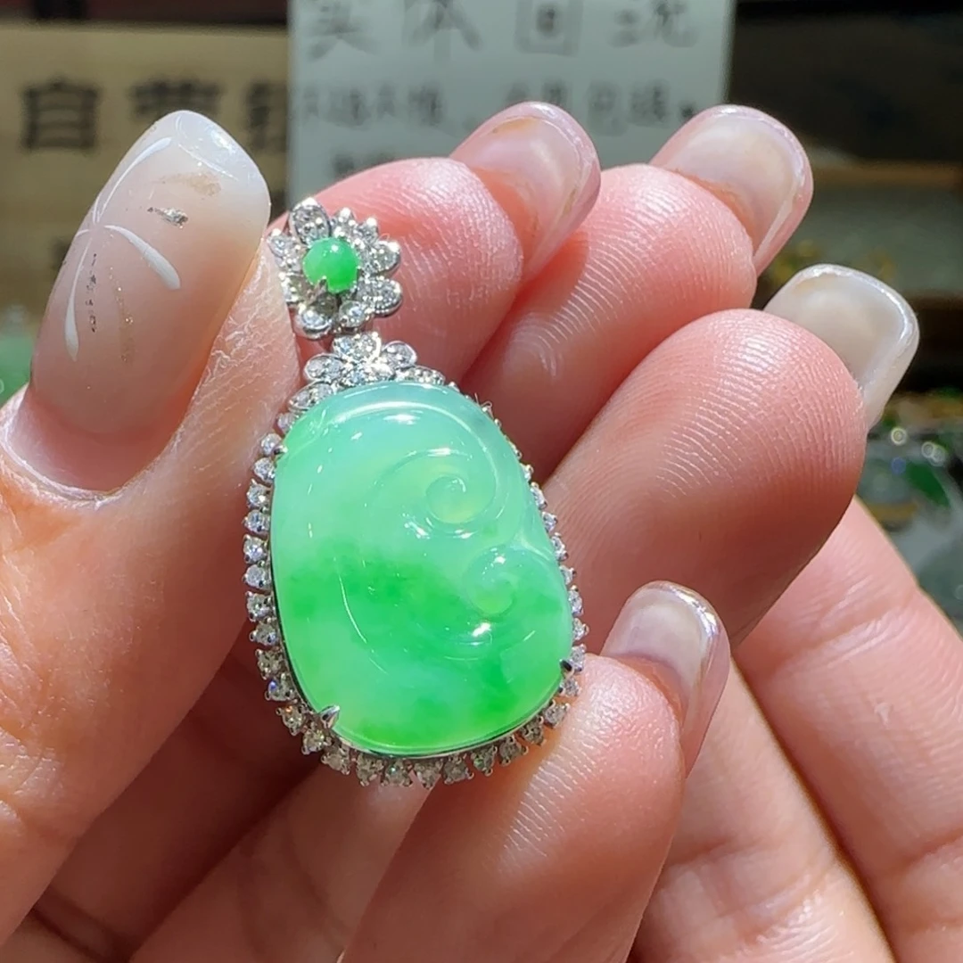 【闪购商品】翡翠颈饰18K金镶嵌缅甸