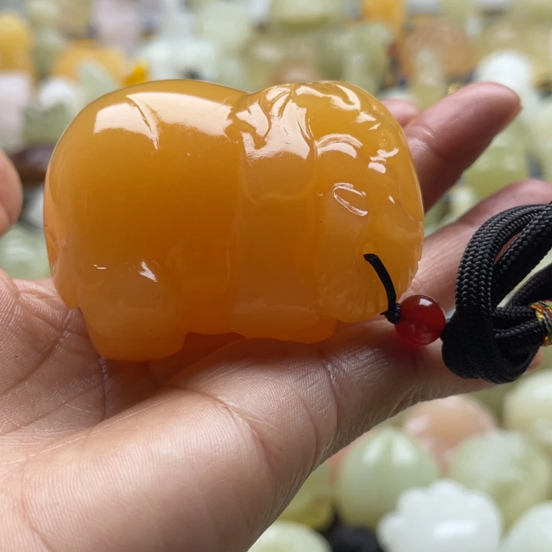 蔚***卫玉天然桌面小摆件