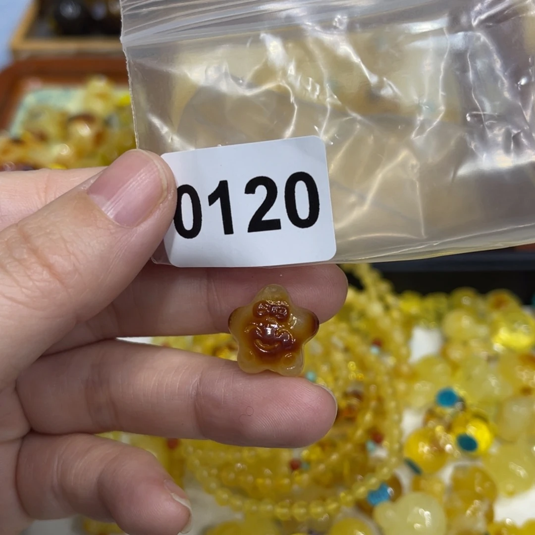 琥珀珠宝奇石未镶嵌