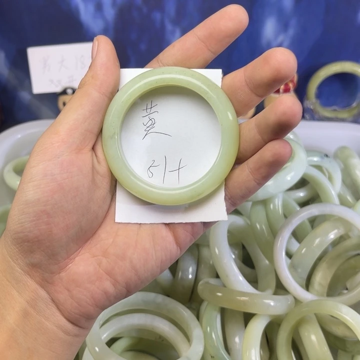 蛇纹石玉手镯未镶嵌黄*