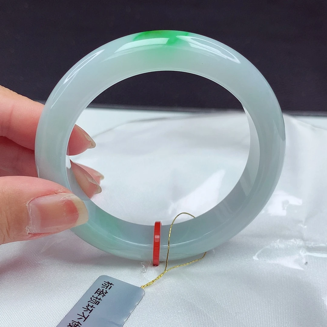 翡翠手镯未镶嵌53圈583