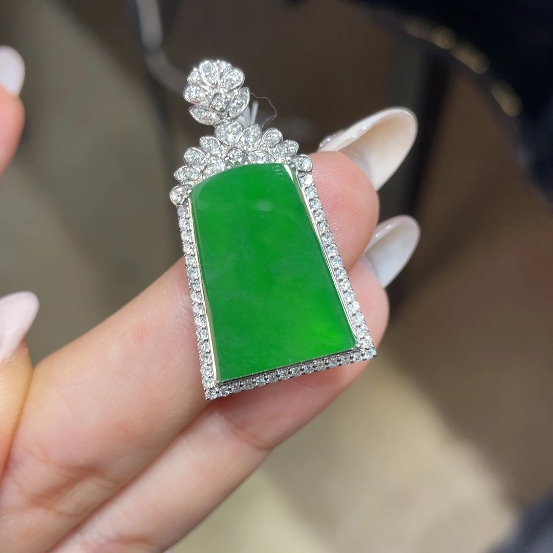 翡翠颈饰18K金镶嵌天然缅甸翡翠a货