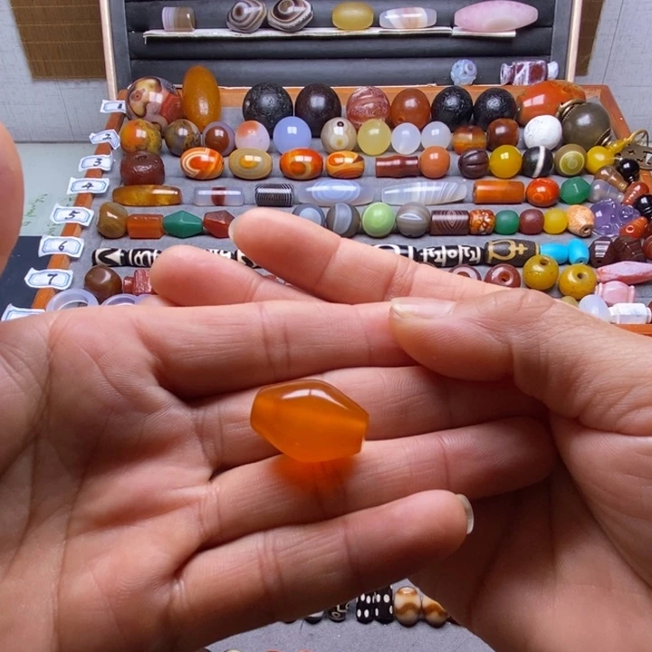玛瑙/玉髓未镶嵌巴西玛瑙饰品桶珠