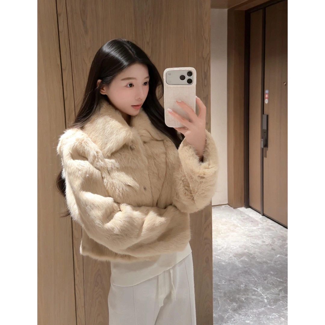 【米诺专属】CAOKEER曹可儿短款时尚晕染加厚免毛千金小姐外套61011