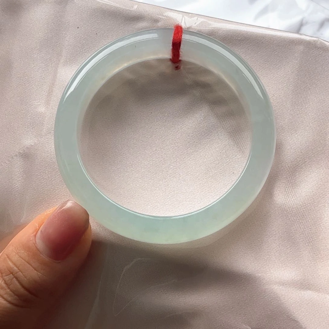 翡翠手镯未镶嵌50.8。