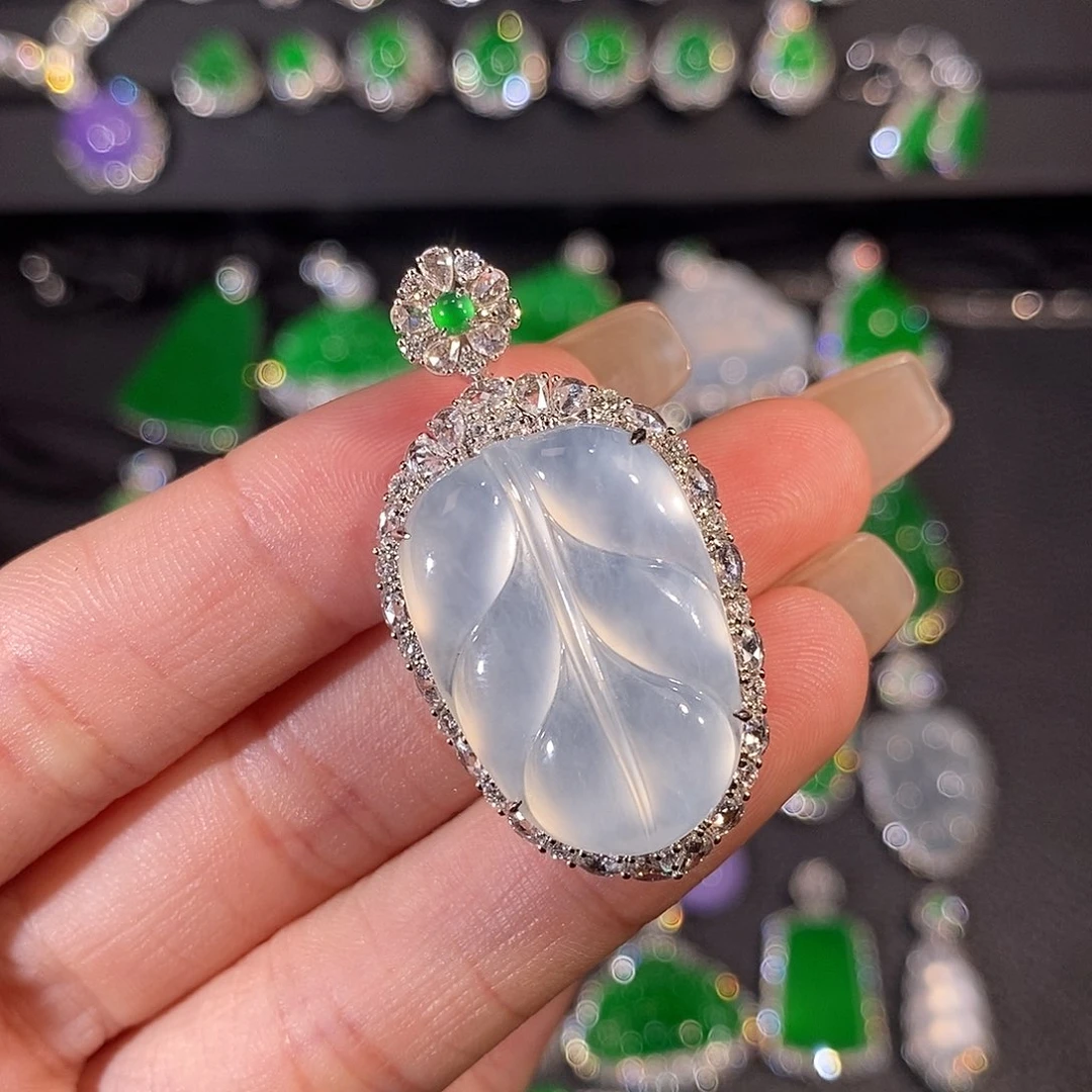 翡翠18K金镶嵌吊坠(不含链)叶子吊坠