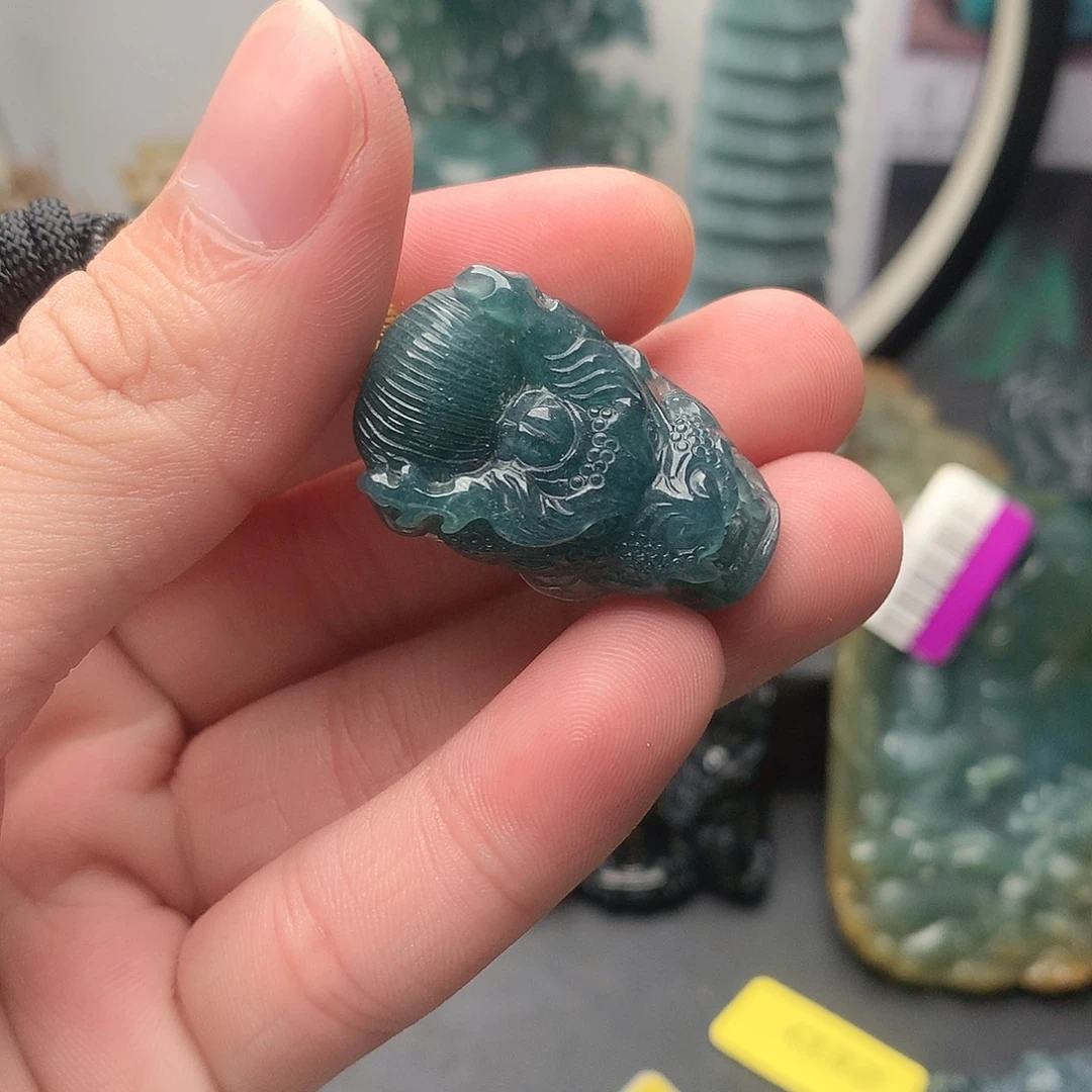 翡翠未镶嵌颈饰无