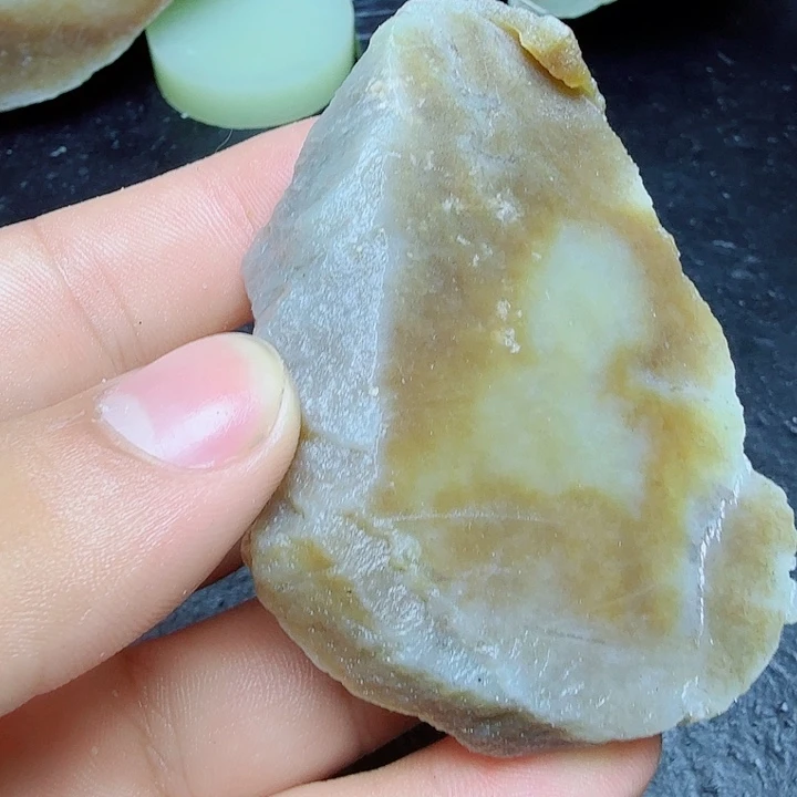和田玉（糖玉）未镶嵌珠宝奇石