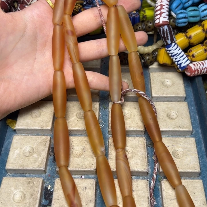 琉璃非金属7806 玛.瑙 一条