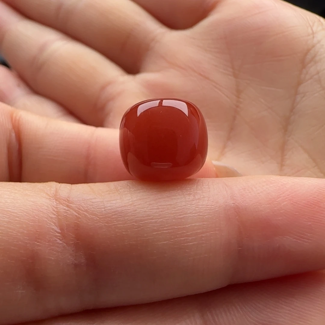 南红玛瑙未镶嵌老型12.1*10.9，有水线，色红