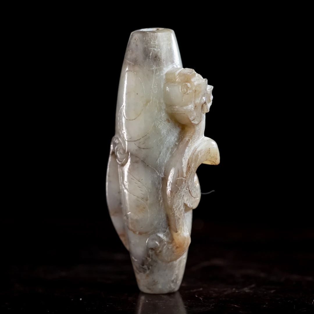 明代和田玉龙纹勒子