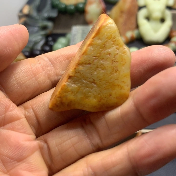 岫岩河磨玉（透闪石质玉）未镶嵌珠宝奇石