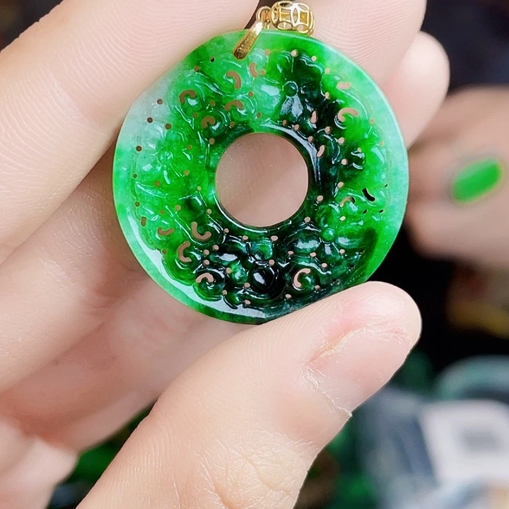 翡翠18K金镶嵌颈饰多样性