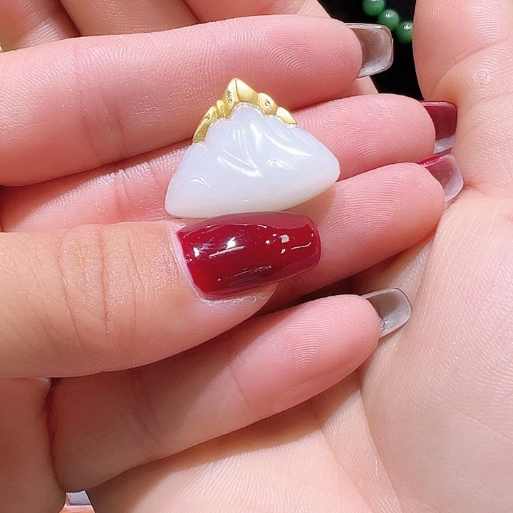 颈饰18K金镶嵌和田玉