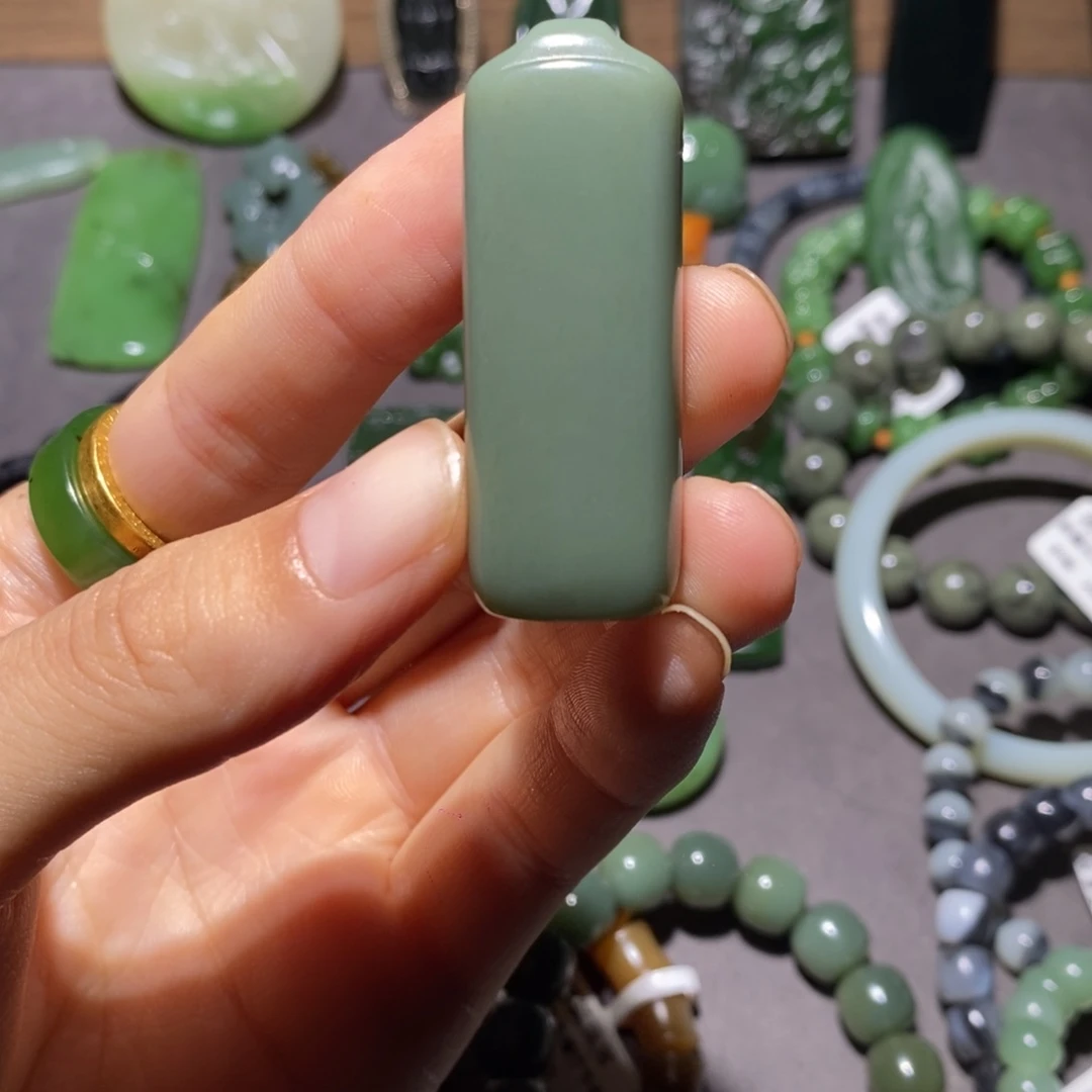 未镶嵌和田玉挂件W*维