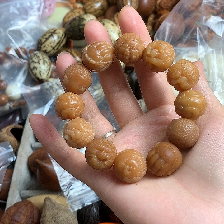 千眼菩提吊坠丹****帅菩提根手串