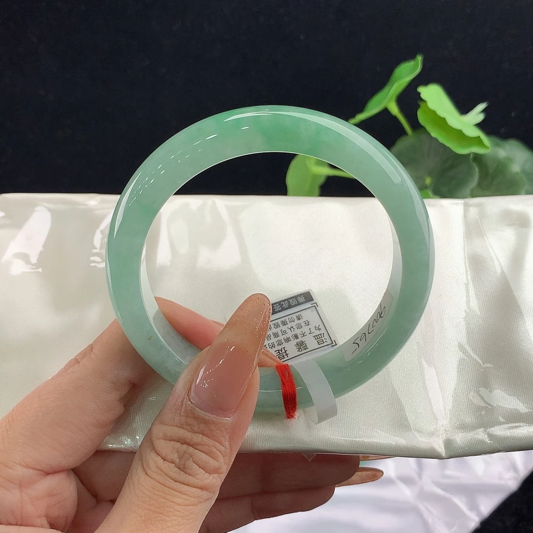 翡翠未镶嵌手镯正58