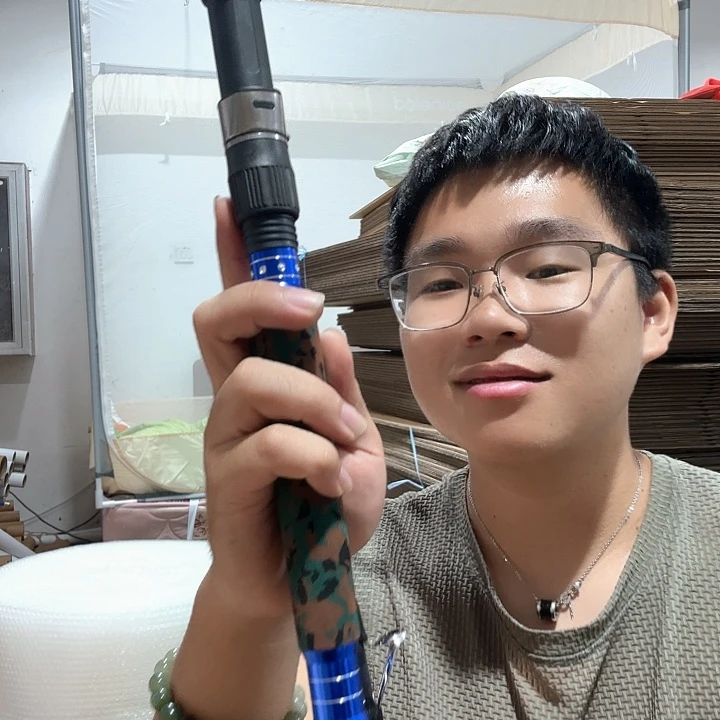 磯****伊酷曼。   2.1。