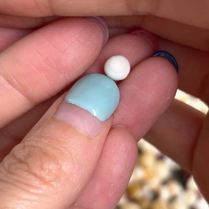 未镶嵌蜜蜡裸石6.2mm一个