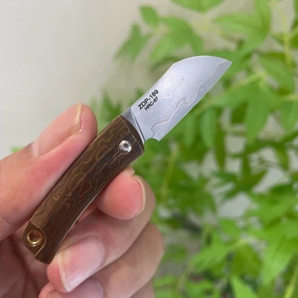 新款简师傅独角仙ZDP-189钢材折叠小刀67硬度三色铜柄迷你小刀