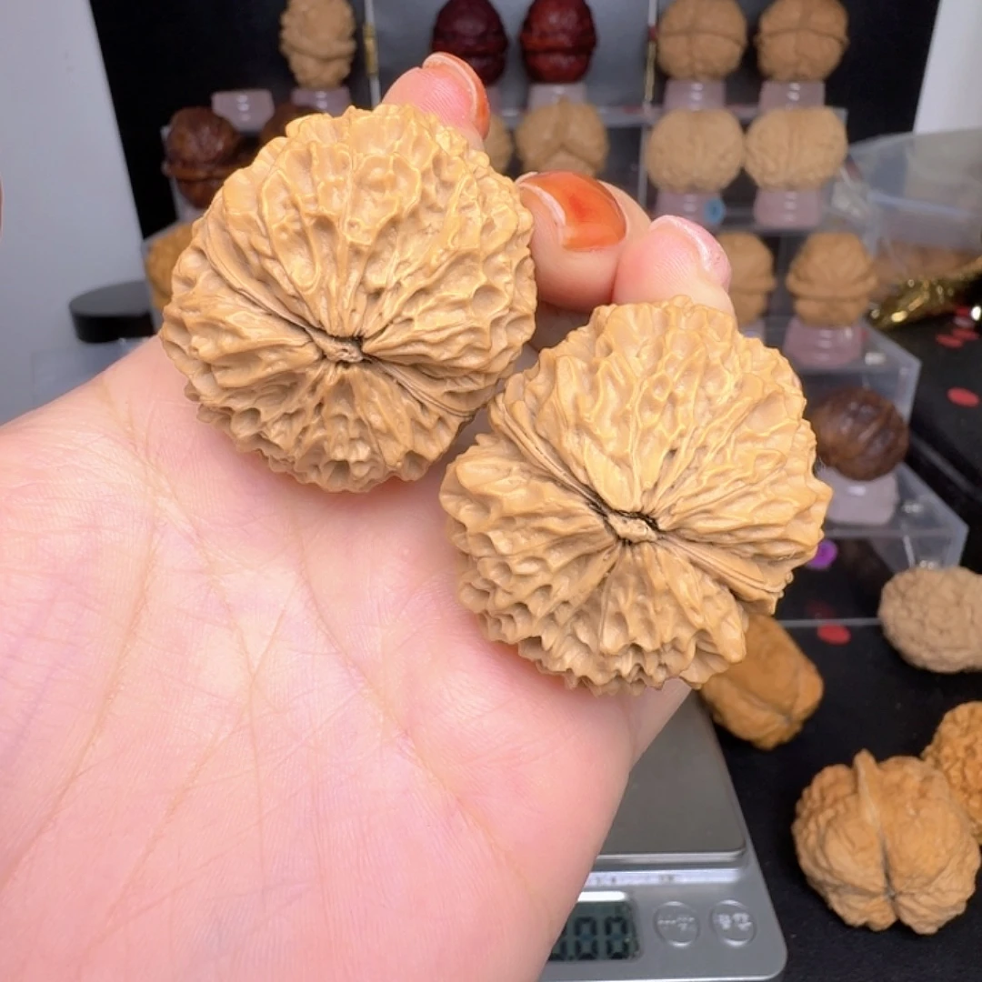 把件文玩核桃16号车真龙铁锈球子