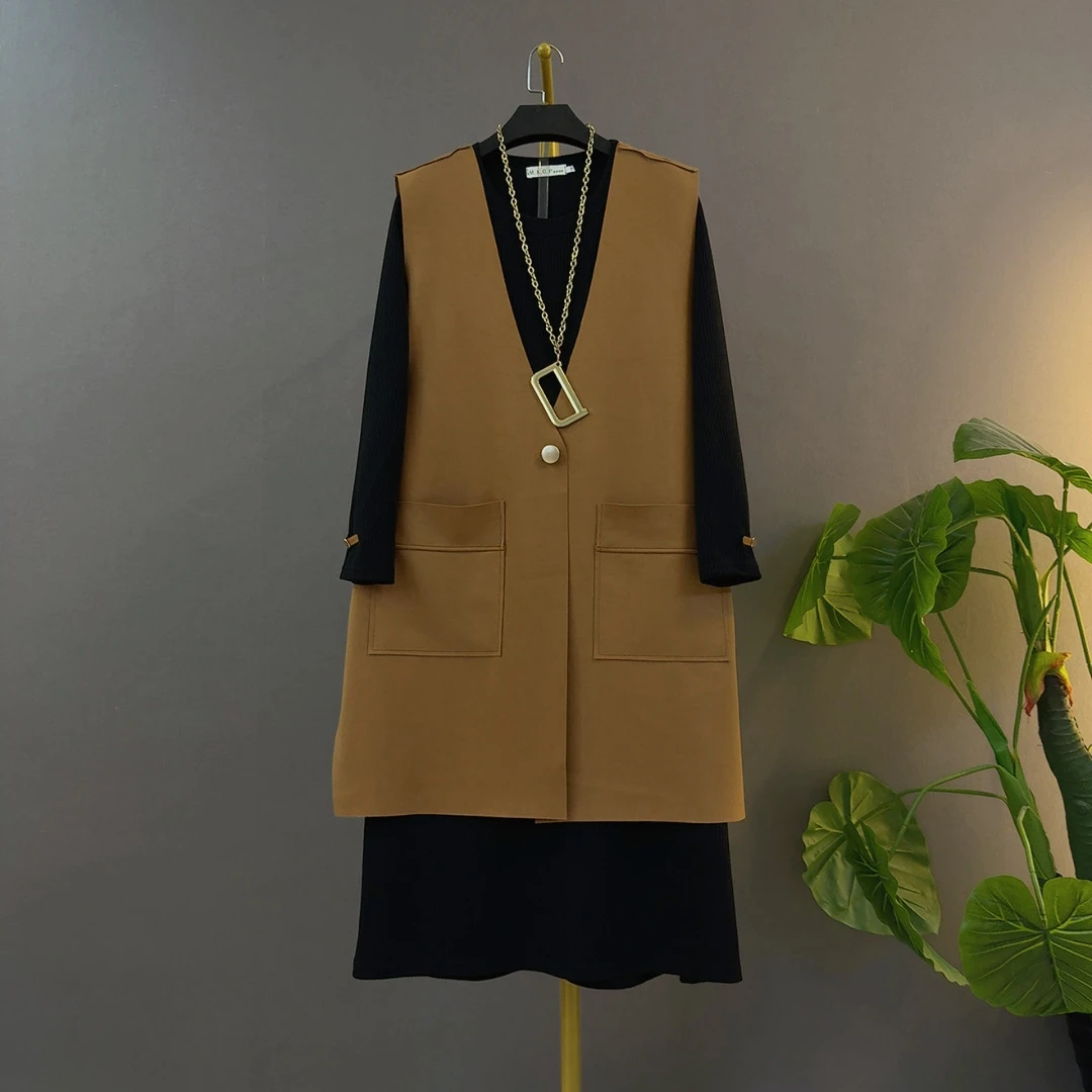 早秋新款V领纽扣中长款马甲设计感袖口连衣裙大码遮肉显瘦俩件套