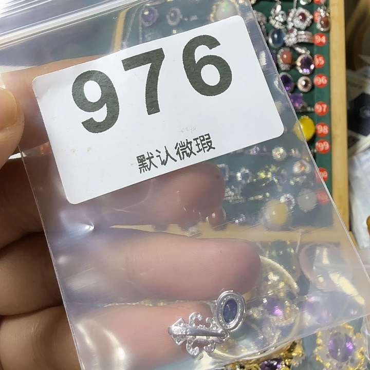 石英质玉银S925镶嵌颈饰今****?