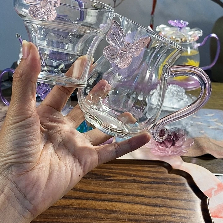 倾***梦。。。。。。。。。。。。。。玻璃