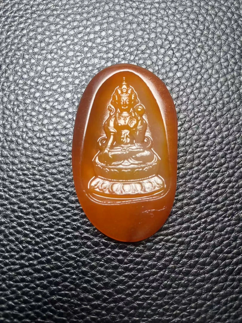 和田玉红沁坐观音