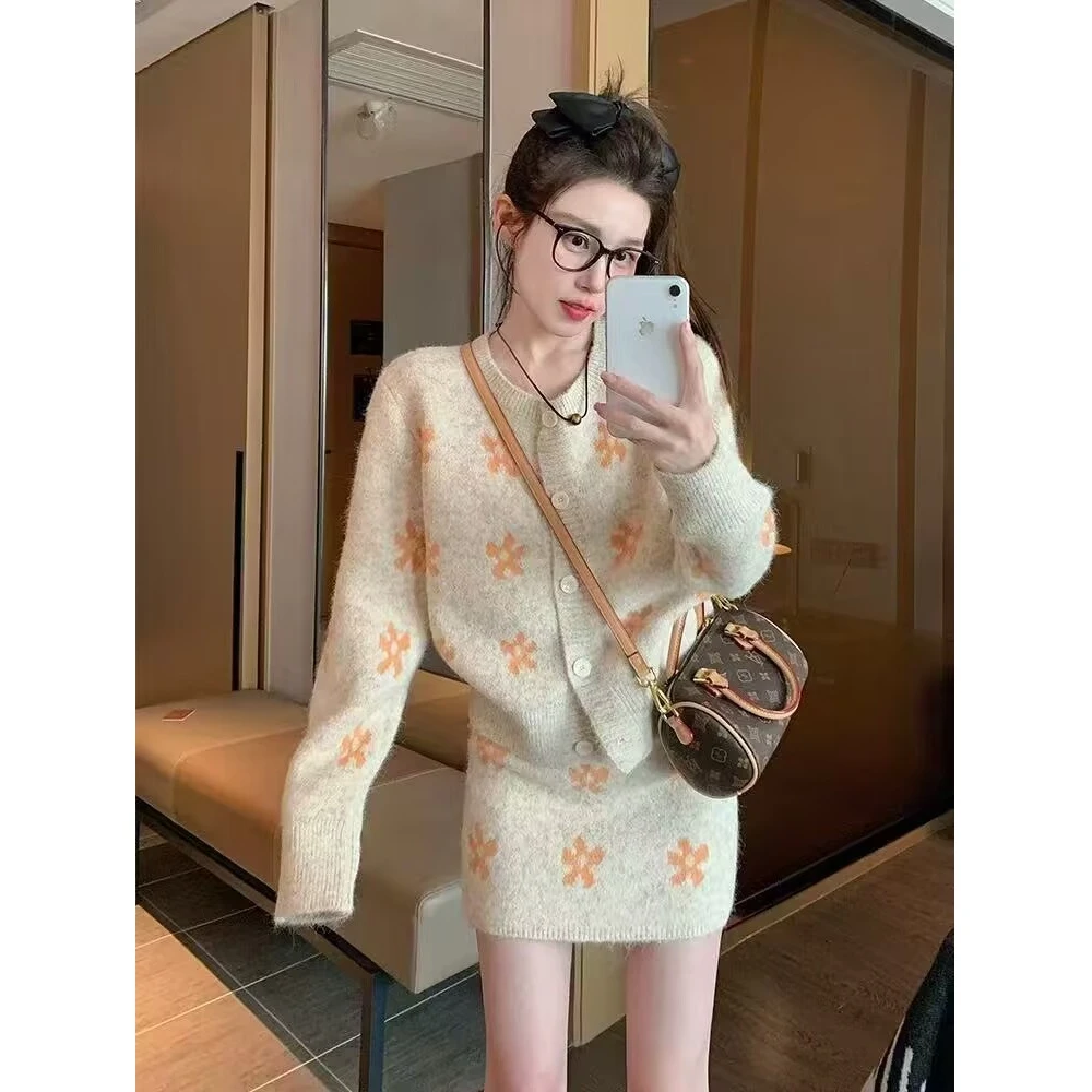 网红孕妇装小香风花朵软糯毛衣+高腰显瘦半身裙两件套