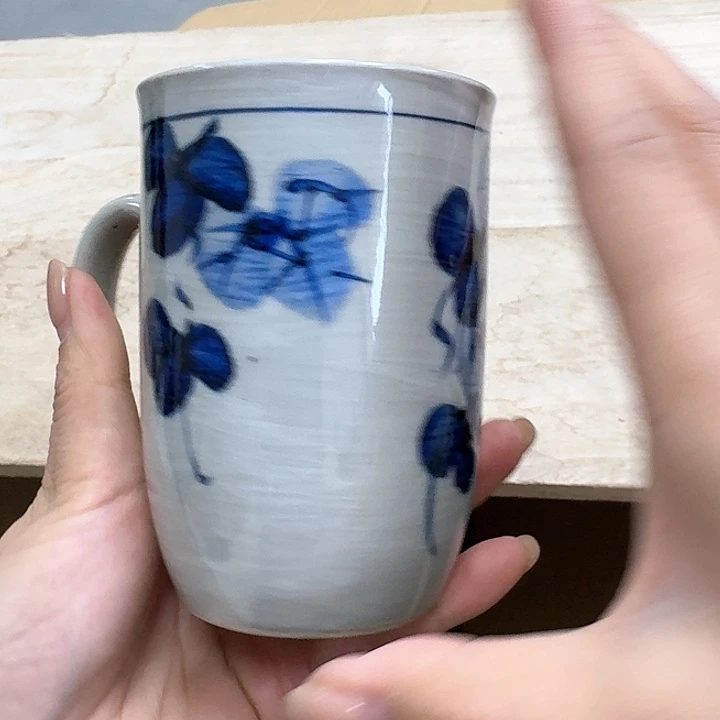 ?瓷器。  瓷器。