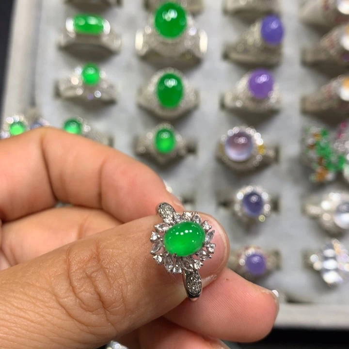 翡翠戒指18K金镶嵌买断不退