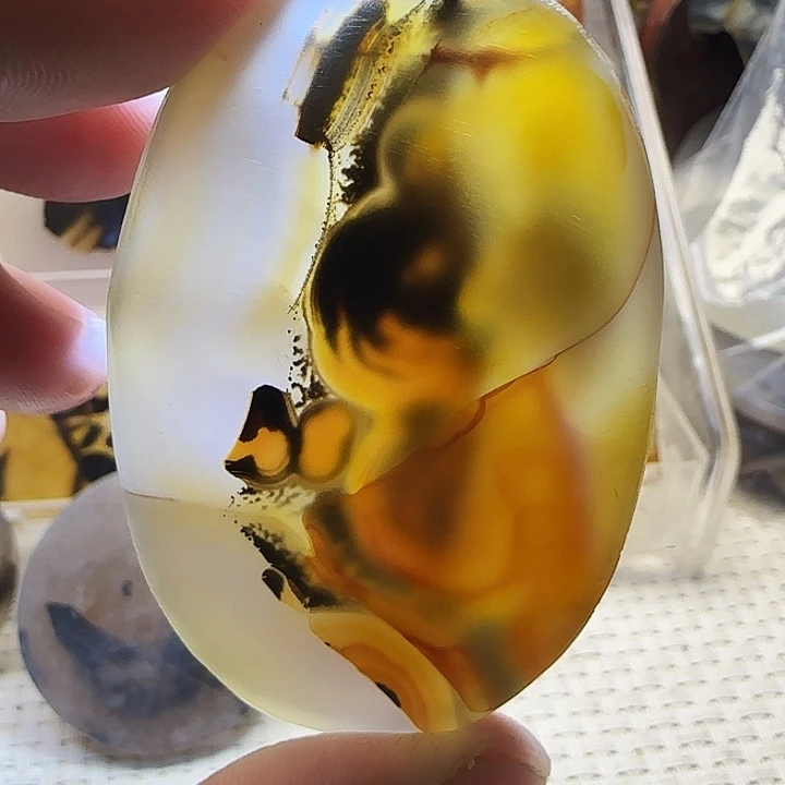 玛瑙/玉髓未镶嵌珠宝奇石