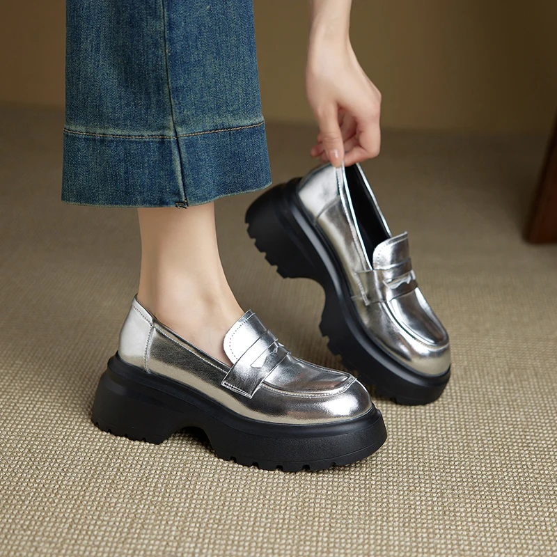 轻便防滑7cm坡跟厚底乐福鞋女款2025新款小个子增高银色高跟单鞋