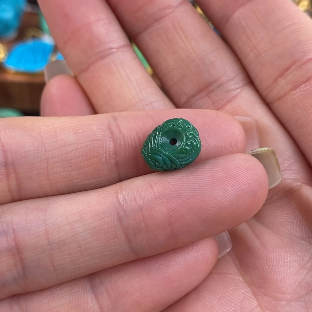 绿松石未镶嵌。藏印