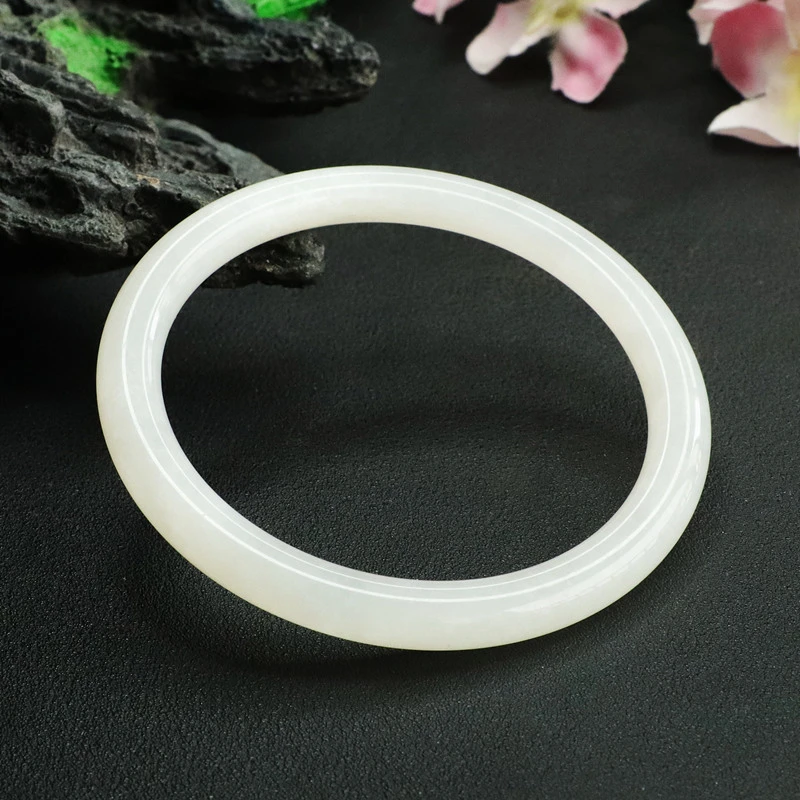 精品时尚手镯冰透缅风手镯