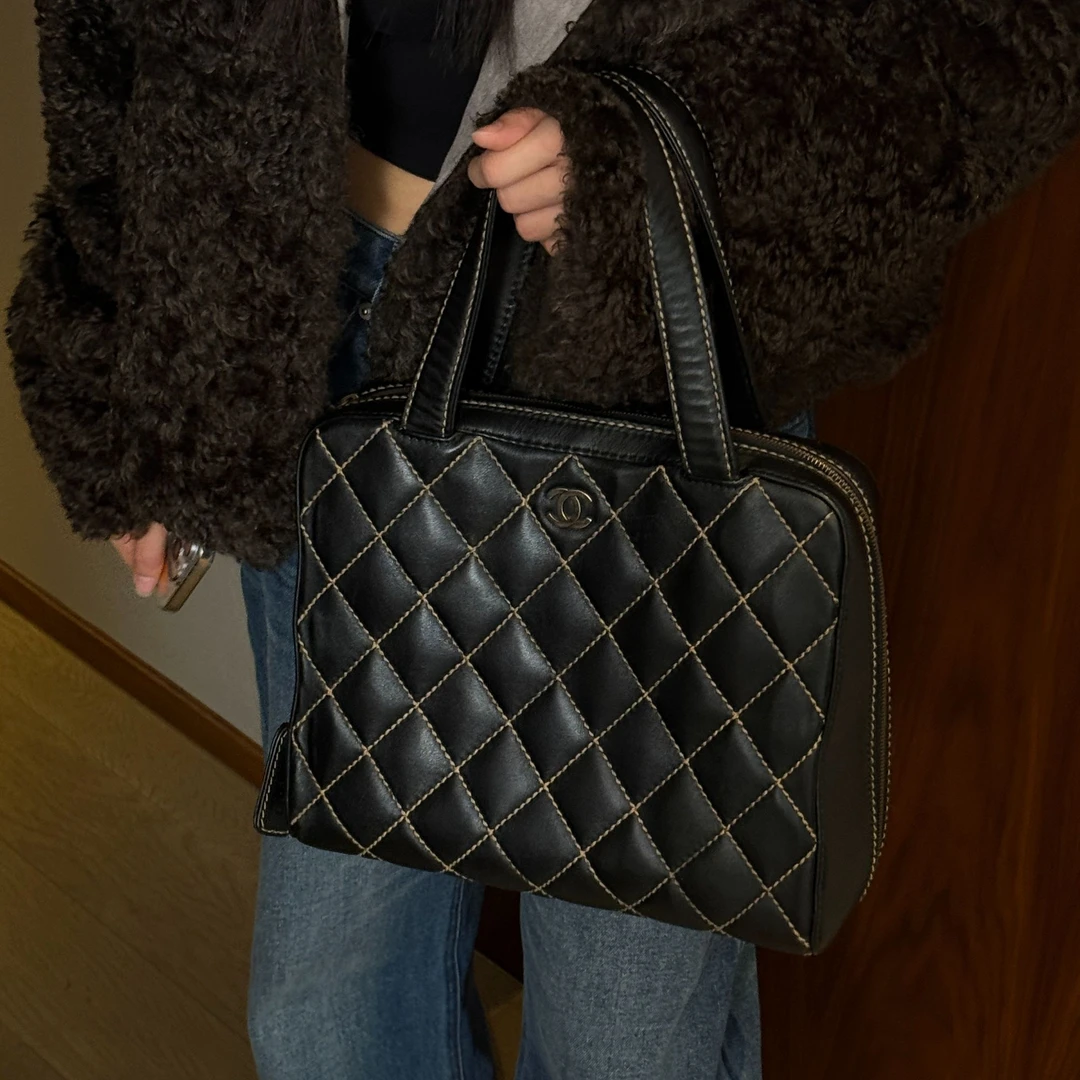 95新 Chanel/香奈儿 展会外场！黑色外缝线薇薇安托特包 30cm