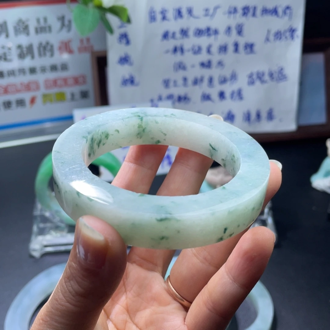 炸****定制翡翠未镶嵌翡翠