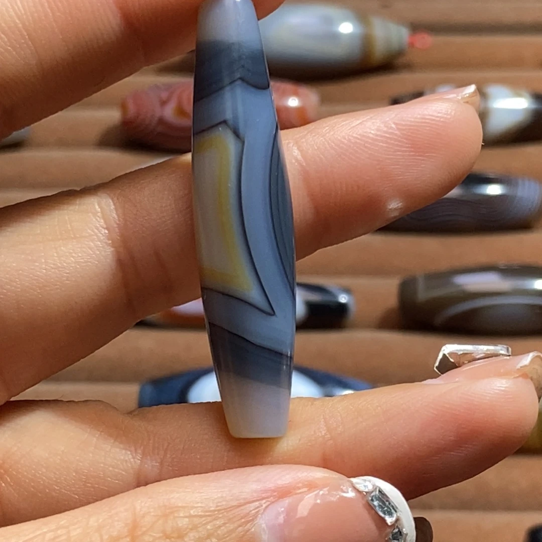 Ｍ***ｋ玛瑙/玉髓未镶嵌颈饰