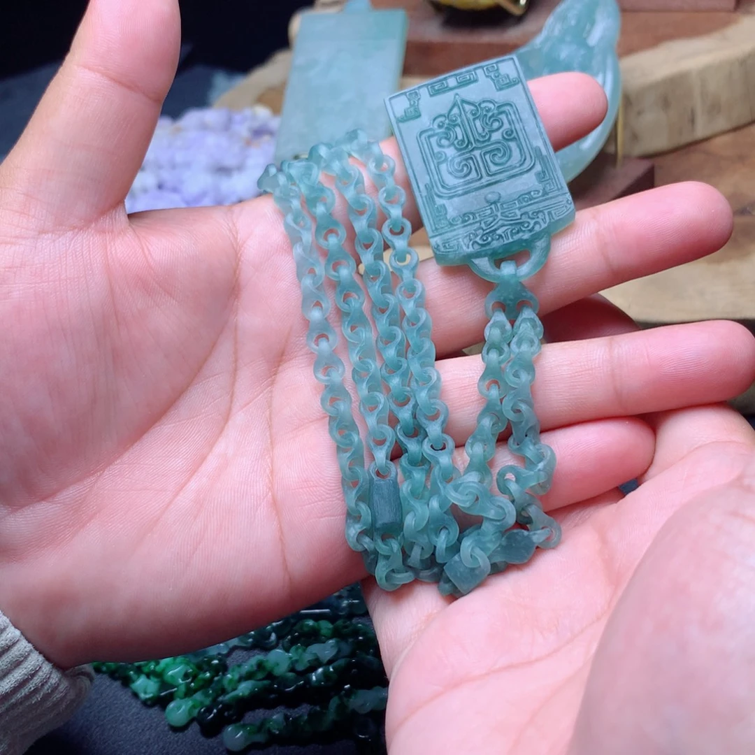 葱***定制翡翠未镶嵌翡翠