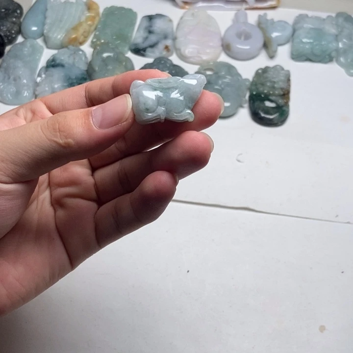 未镶嵌定制翡翠兔子1