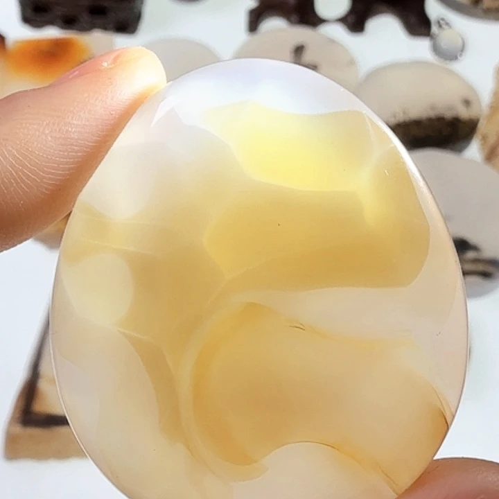 玛瑙/玉髓未镶嵌珠宝半成品